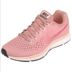 NIKE Womens Air Zoom Pegasus 34 Running Sneakers